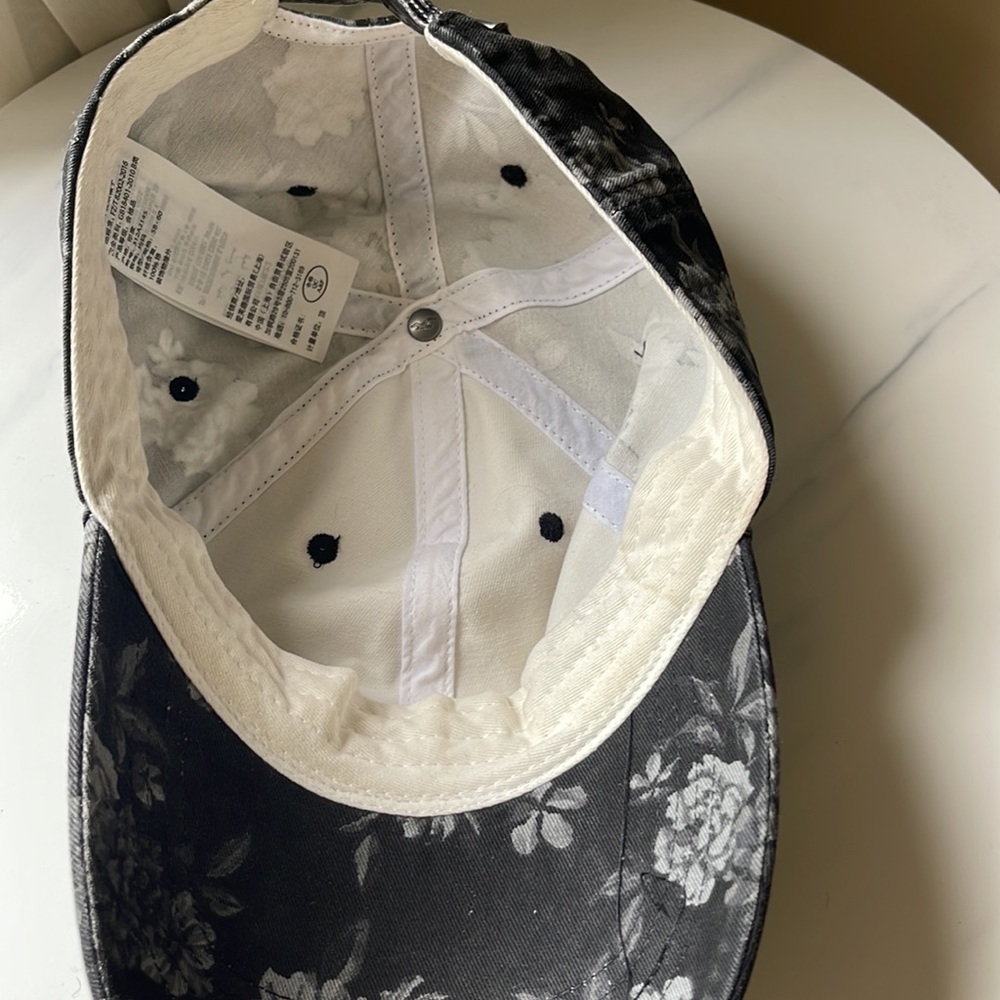 Hat - Picture 3 of 3